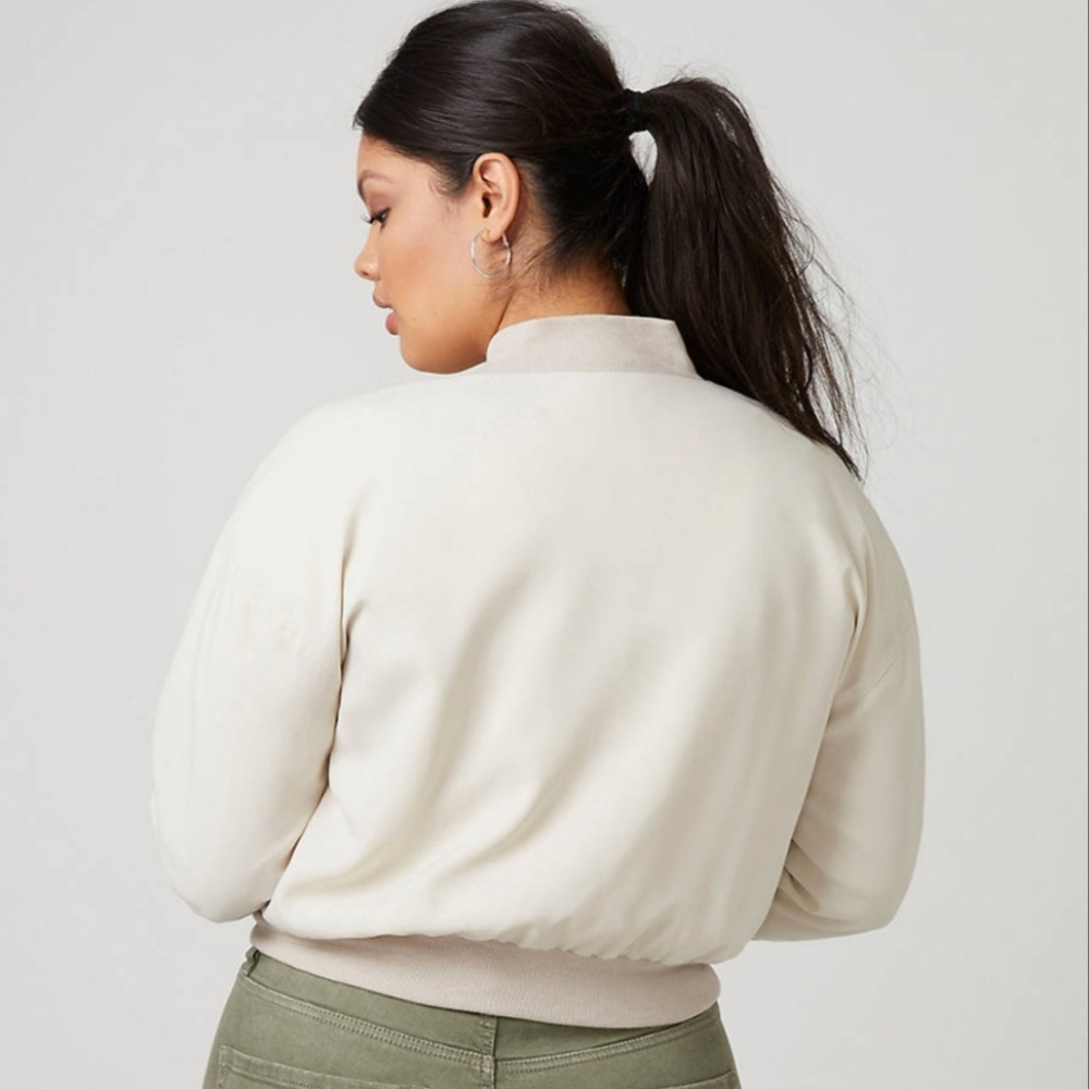 NWT Lane Bryant Ruched Cropped Bomber Jacket - Picture 4 of 5